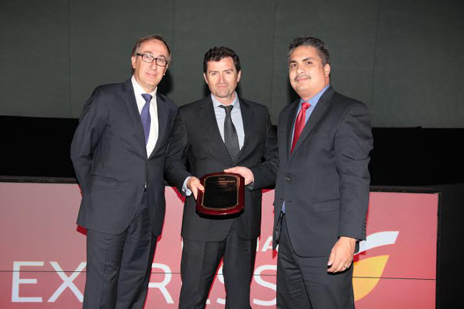 De izquierda a derecha: Fernando Candela, Presidente y Consejero Delegado de Iberia Express, Valentín Lago, Director de Operaciones de Iberia Express, y Jim Hetzel,  Vicepresidente de Desarrollo de Negocio de FlightStats.