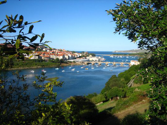 San Vicente de la Barquera, una joya junto al mar. Turismo de Cantabria.