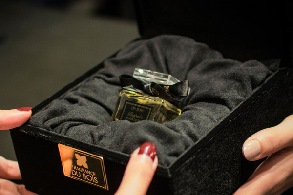 Fragande Du Bois ofrece la posibilidad de crear un perfume de lujo a medida.
