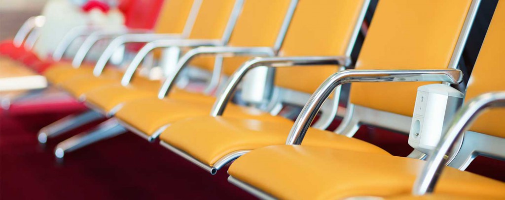 sillas en aeropuertos con enchufes