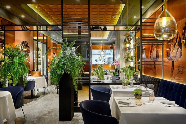 El restaurante de La Huerta de Carabaña está en Lagasca. Es el espacio más formal y gastronómico. 