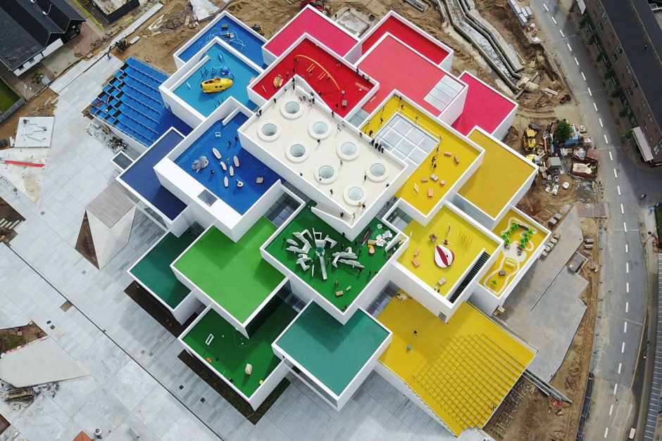 La LEGO House parece construida a partir de sus famosas piezas. Foto: Kim Christensen