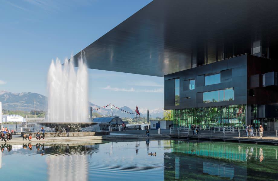 El Centro de Cultura y Congresos KKL, creado por el arquitecto francés Jean Nouvel, representa la modernidad de la ciudad y en él se celebran conciertos de música clásica. Foto: KKL Luzern