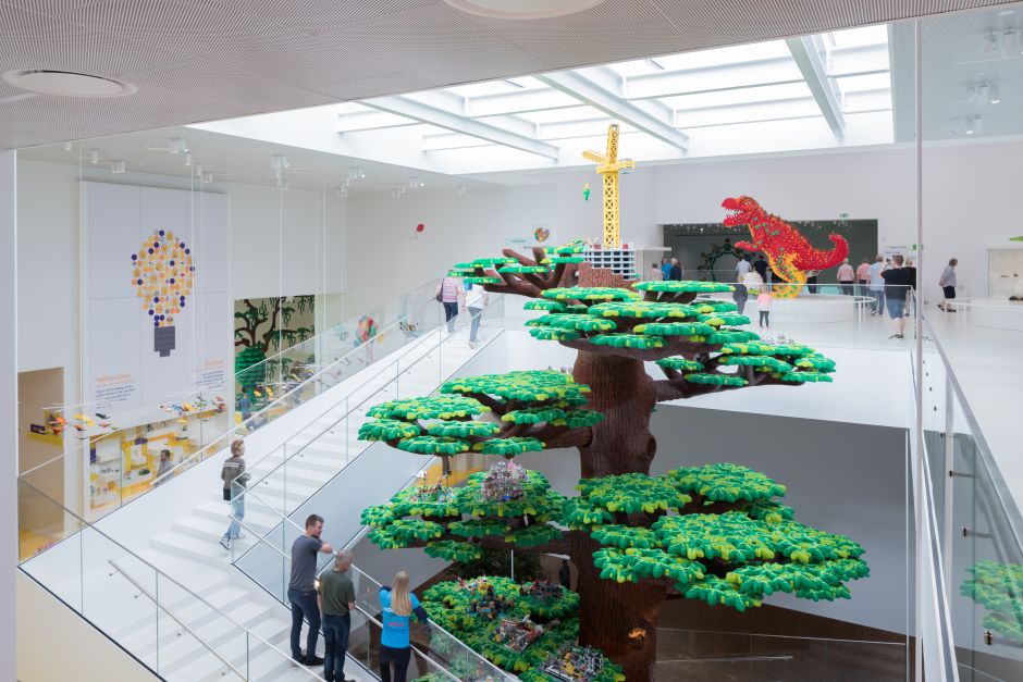 El "Árbol de la creatividad" ha sido creado por los Master Lego Builders con más de 6 millones de piezas. Foto: Iwan Baan