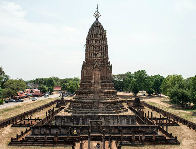 Uno de los templos en el parque Si Satchanalai 