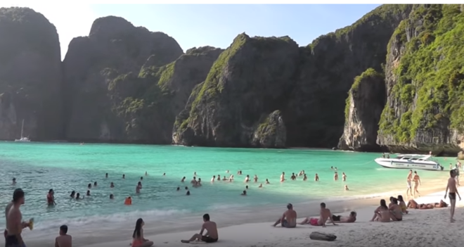 Maya beach es la playa más turística y más famosa de las islas Phi Phi de Tailandia.