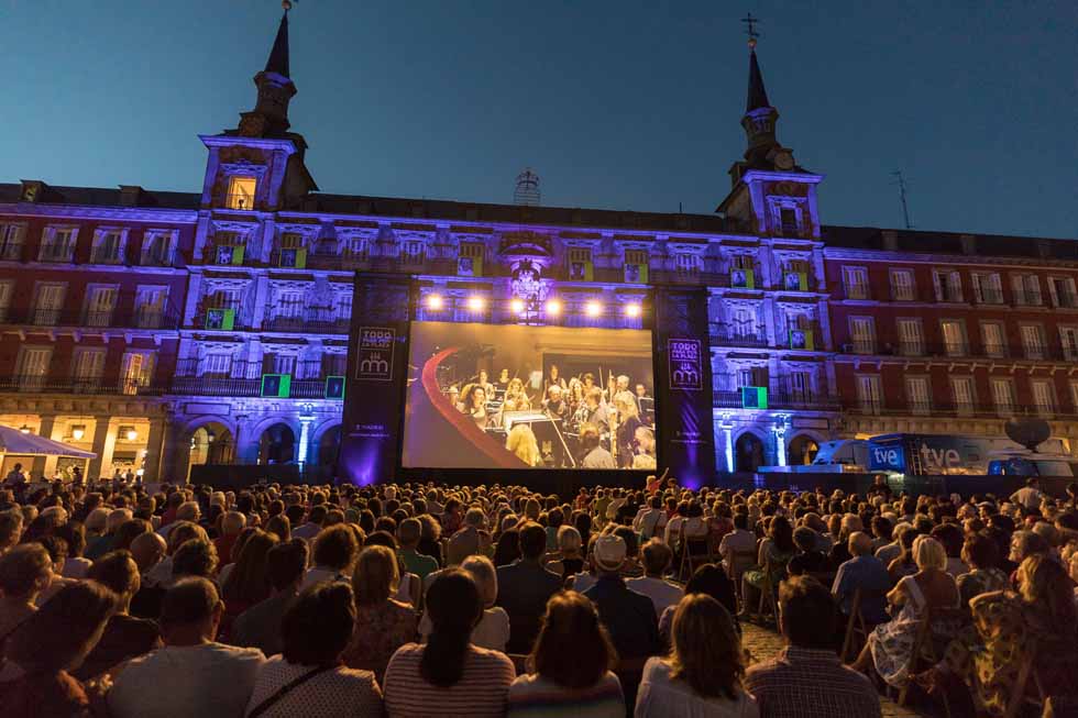 Edición 2017 de Liceu a la fresca desde la Plaza Mayor de Madrid.