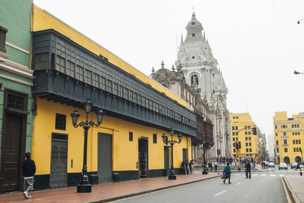 Casa del Oidor y Catedral de Lima.