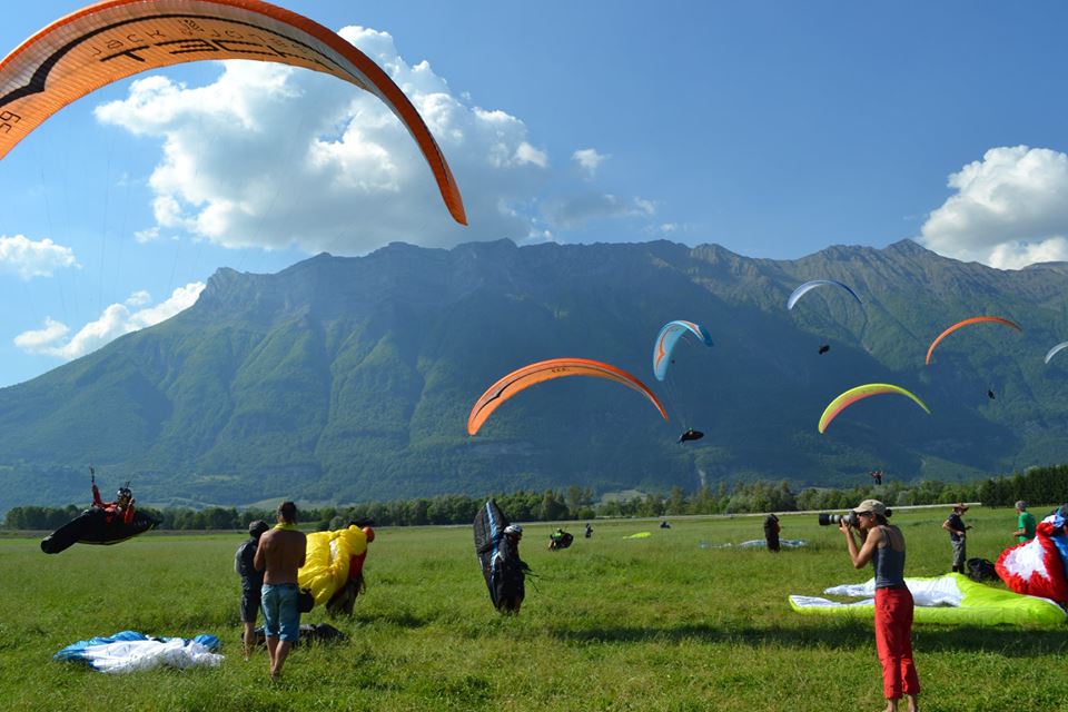 La localidad de Chamousset, en Coeur de Savoie , celebra la 3ª edición de la Copa del Mundo de Parapente.