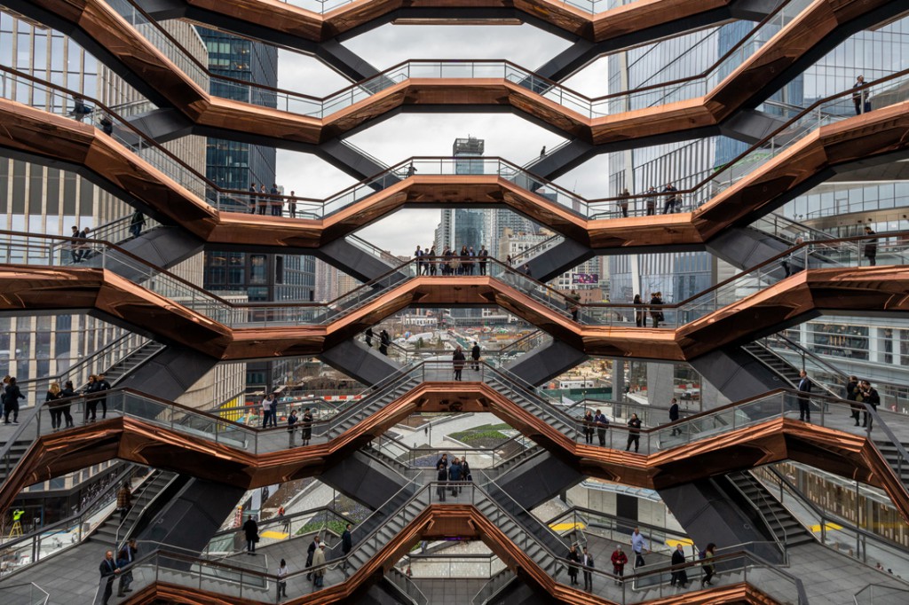 NYC estrena barrio, Hudson Yards. En el centro se erige The Vessel, una estructura de escaleras de 45 metros de alto. Foto: 6sqft.com